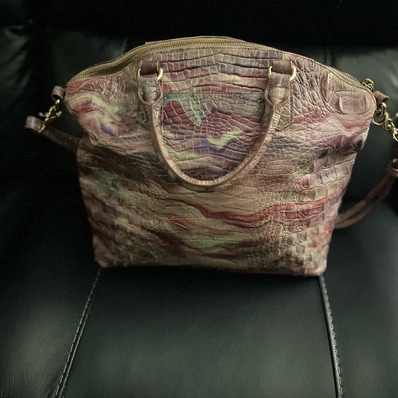 Authentic Brahmin Blue and Red Shoulder Bag with Textured Finish - Picture 2 of 13